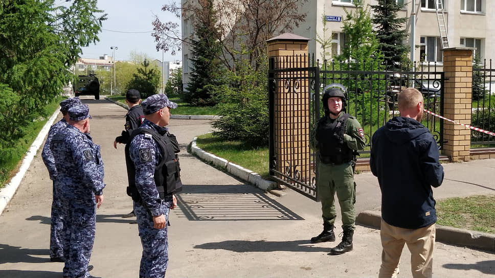 МВД Республики Татарстан опровергло вооруженный налет на школу двумя стрелками
