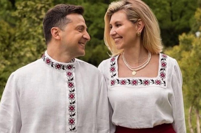 Консультант по этикету Николаева объяснила промах Зеленского с русской косовороткой в День вышиванки