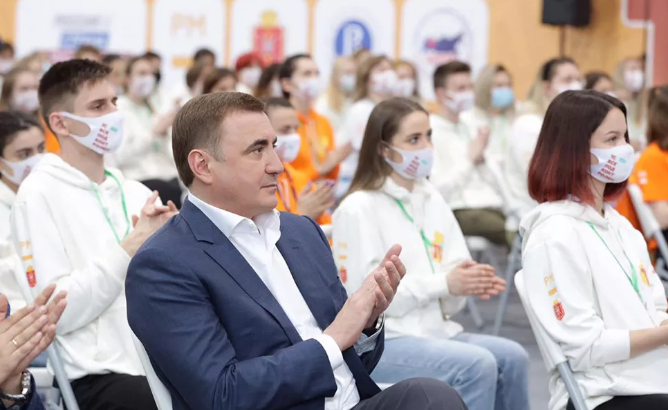 Дюмин встретился с участниками тульского этапа молодежного форума «Территория смыслов»