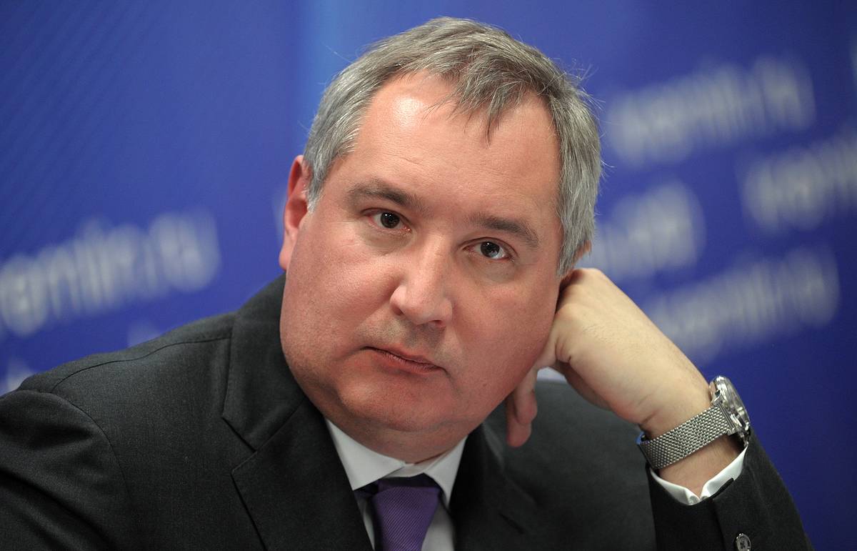 Глава Роскосмоса Рогозин напомнил о попытке Румынии и Болгарии посадить его самолет в 2014 году
