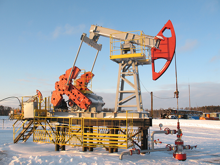 ПРАЙМ: Цены на нефть замедлили рост на укреплении доллара