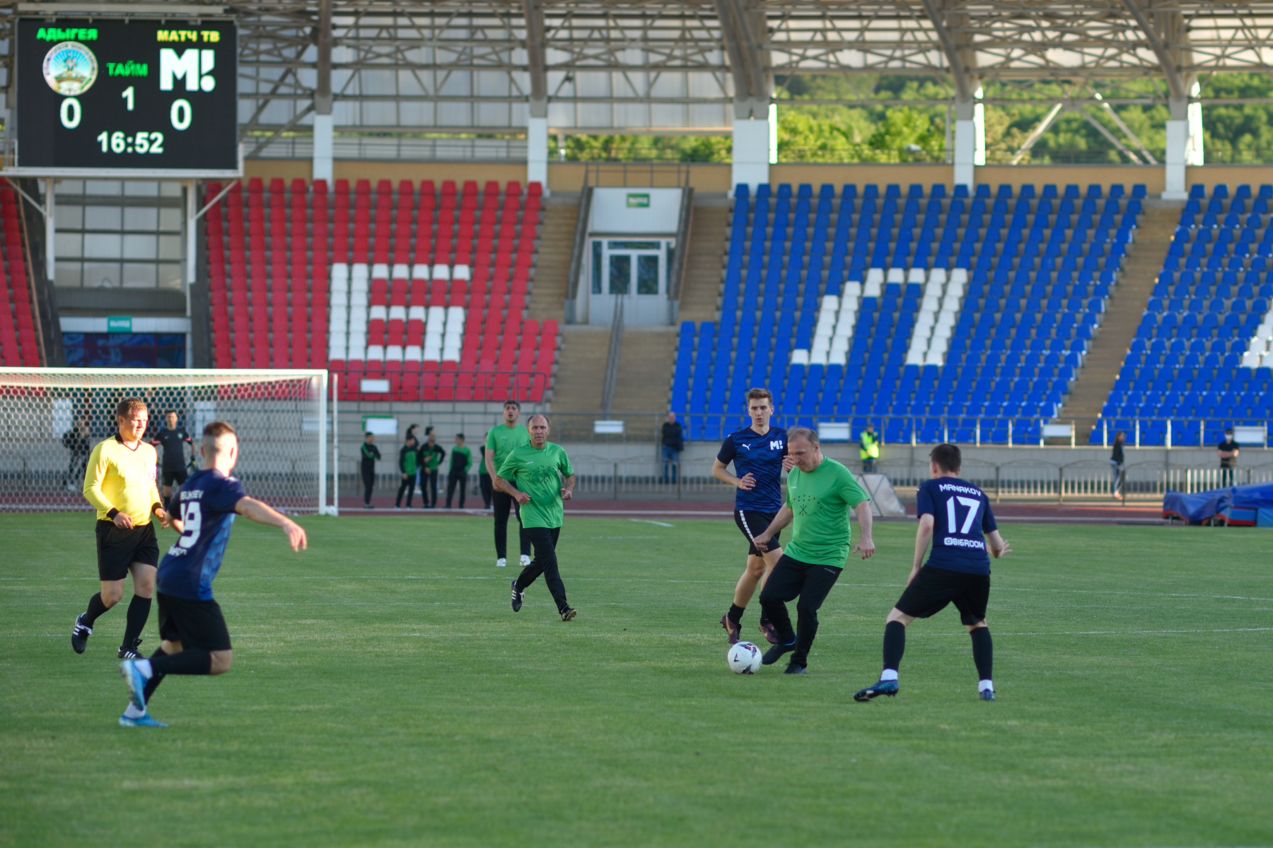 В Адыгее провели футбольный матч между командами журналистов канала «Матч-ТВ» и правительства региона