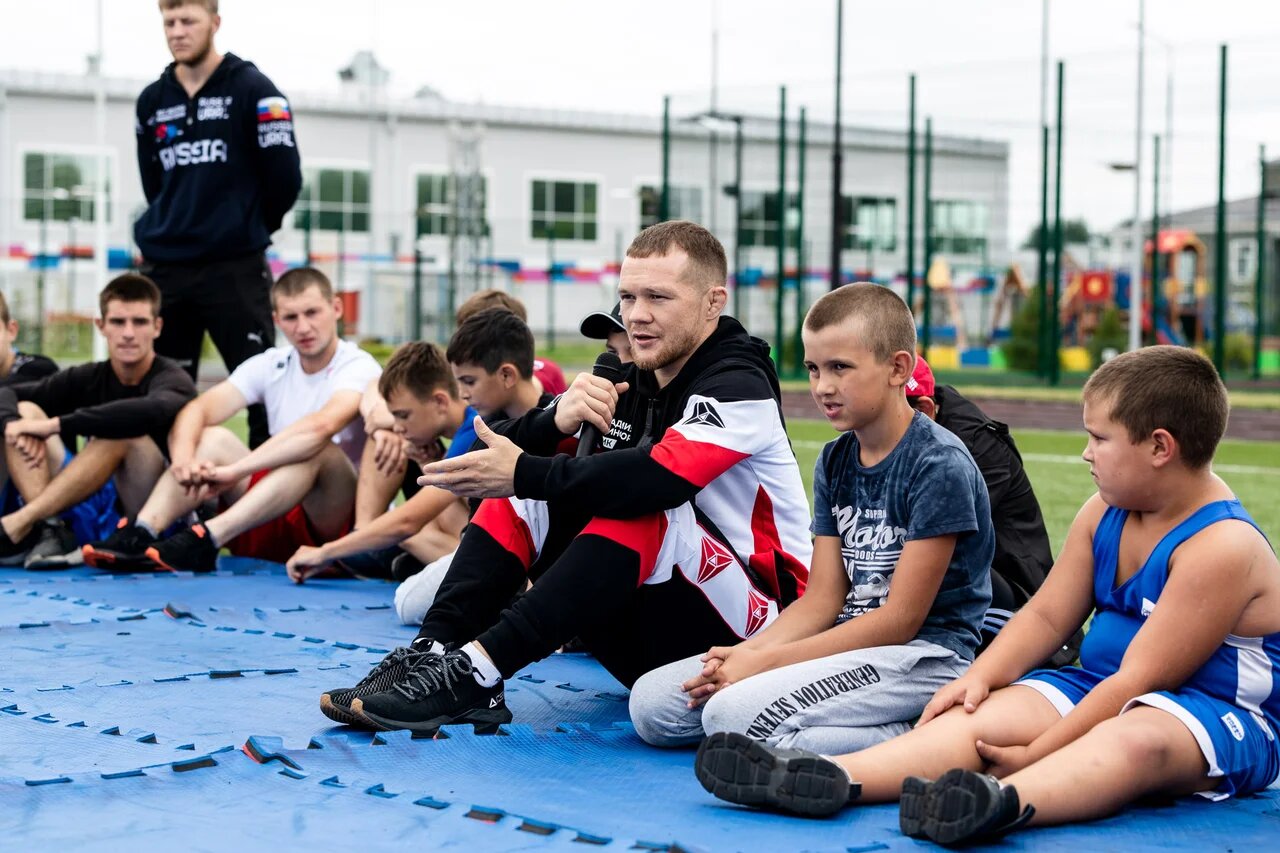 Боец UFC Петр Ян проведет семинар для челябинских спортсменов