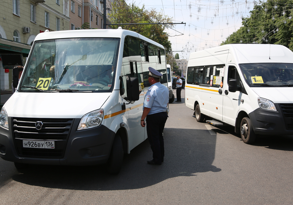 В Воронеже продолжены рейды по соблюдению масочного режима в общественном транспорте
