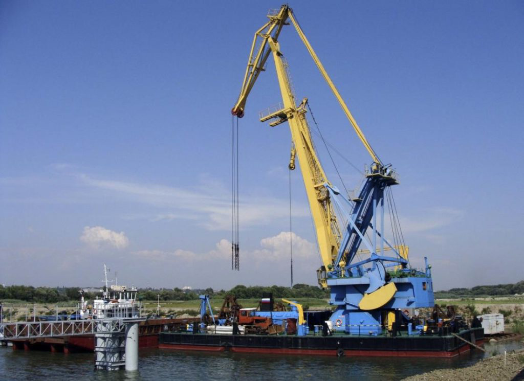 Суда Северного речного пароходства повезли грузы на месторождения в ЯНАО
