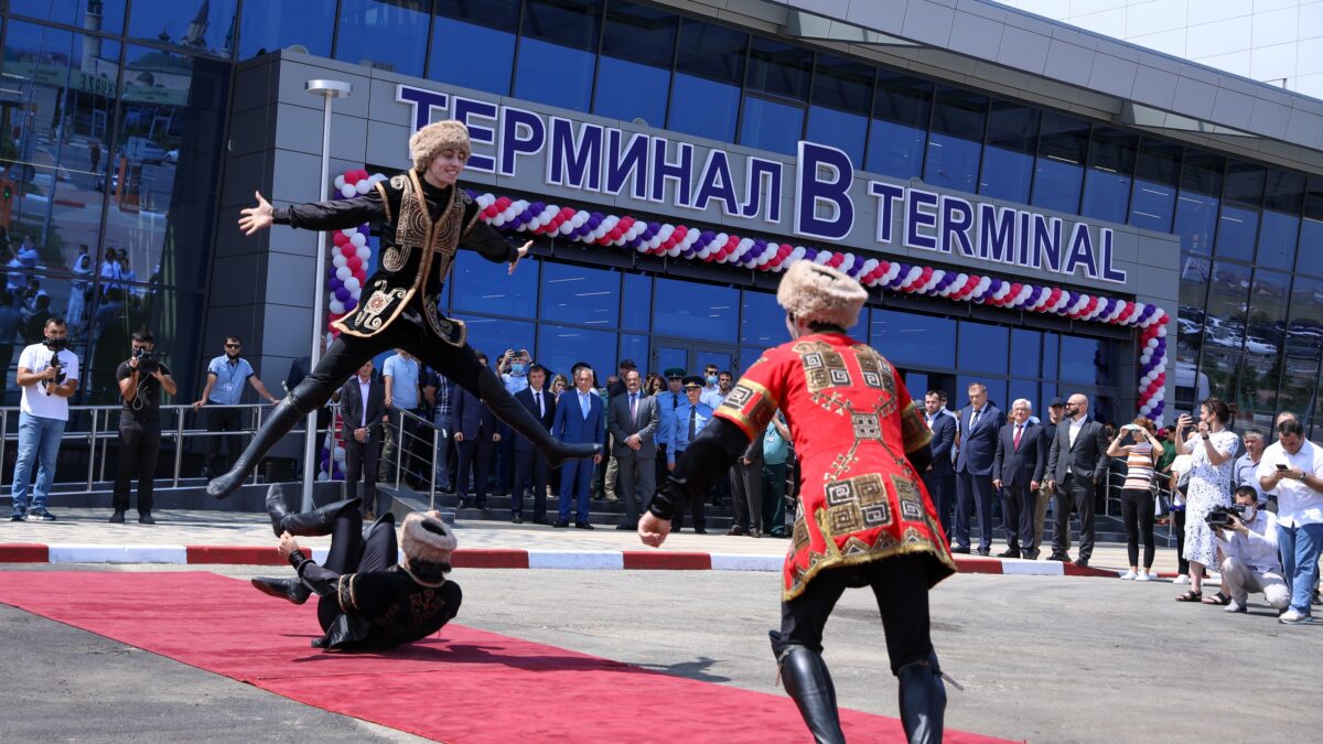 Новый терминал международных авиалиний открыли в аэропорту Махачкалы
