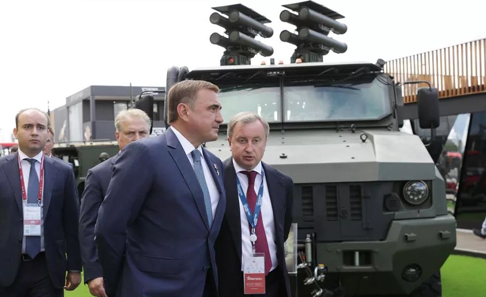 Дюмин принял участие в Международном военно-техническом форуме форуме «Армия-2021»
