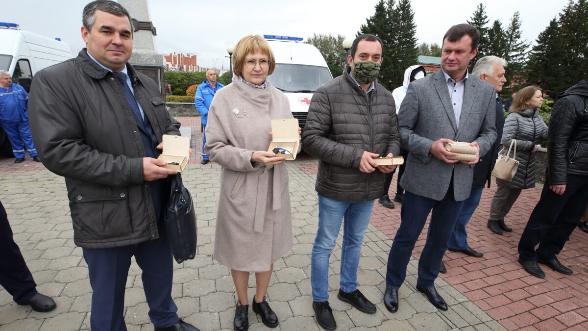 Томские медики получили новые автомобили скорой помощи