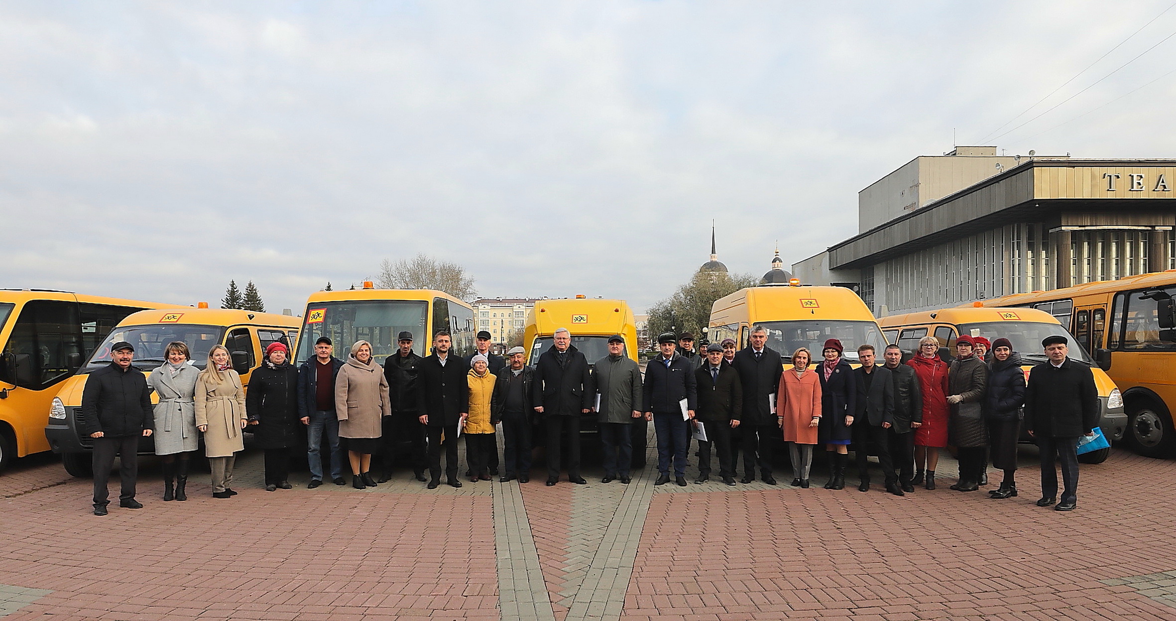 В районы Томской области отправились новые школьные автобусы