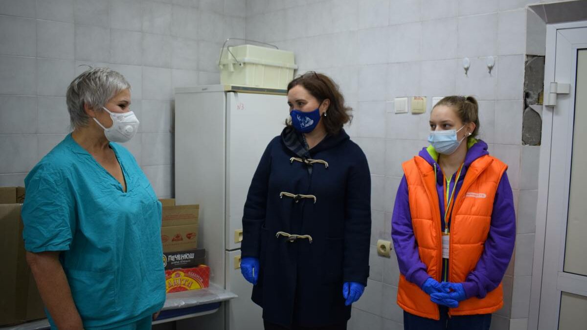Липецкие волонтёры помогают медикам в борьбе с коронавирусом