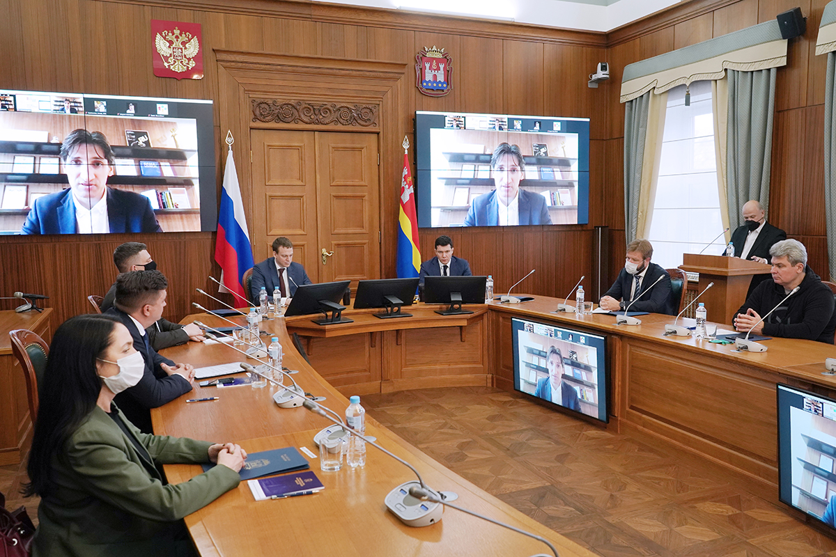 Публикуется. Районный и областной прокурор. Фотографии заседания правительства. Комитет по делам ветеранов глав СНГ. Правительство Министерства и ведомства.