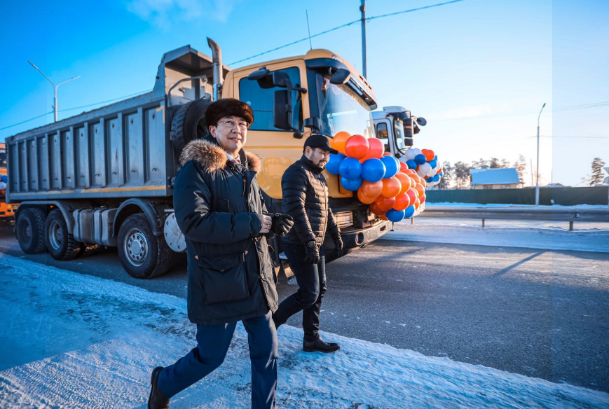 Глава Якутии и мэр Якутска официально открыли движение по Окружному шоссе