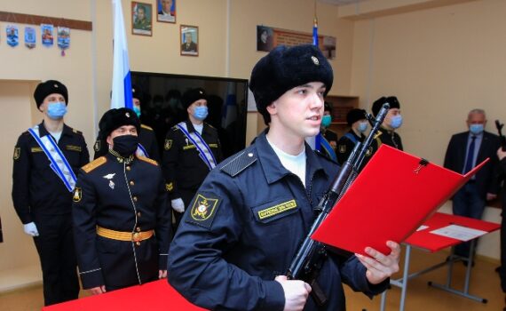 На Севмаш уже восьмая научно-производственная рота приняла присягу