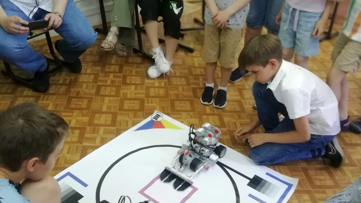 При поддержке НВАЭС в Нововоронеже прошёл робототехнический фестиваль