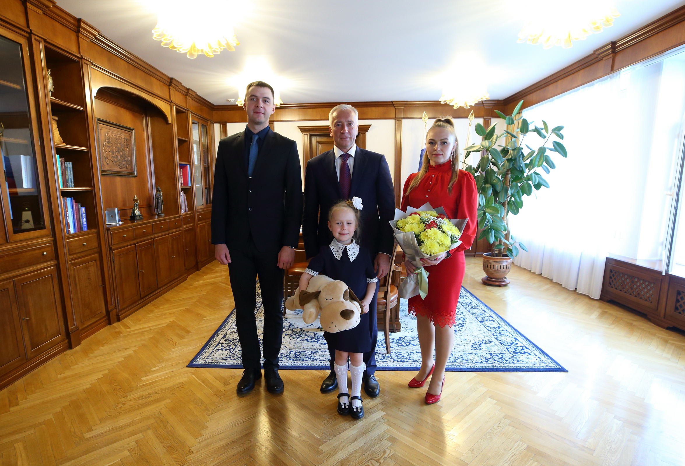 Томский врио губернатора встретился с молодой семьей, признанной лучшей в стране