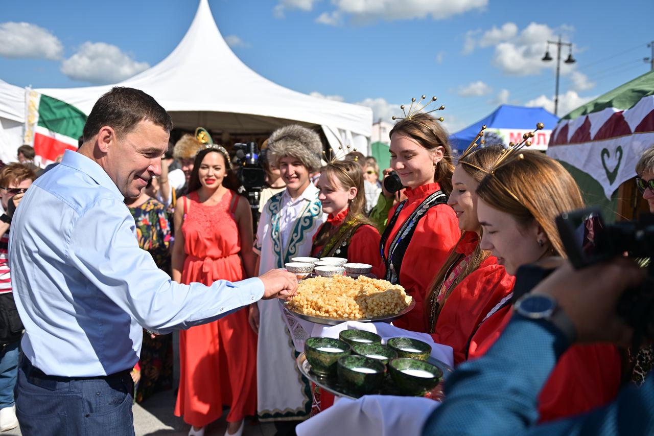 Губернатор Свердловской области посетил ярмарку в Ирбите