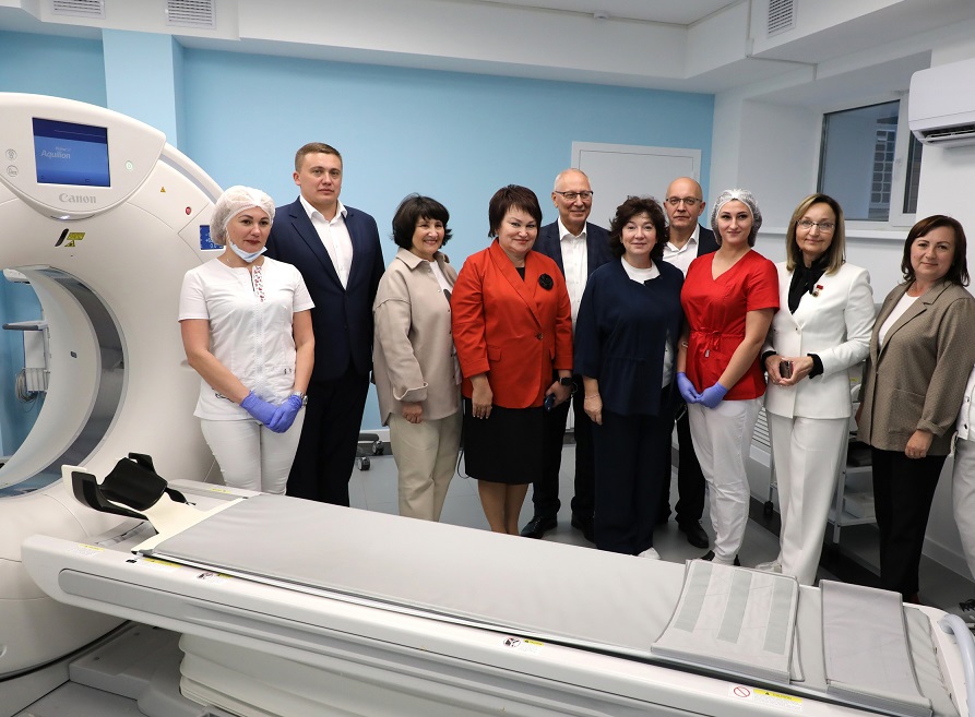 Представители администрации и Металлоинвеста посетили Старооскольскую больницу Святителя Луки Крымского