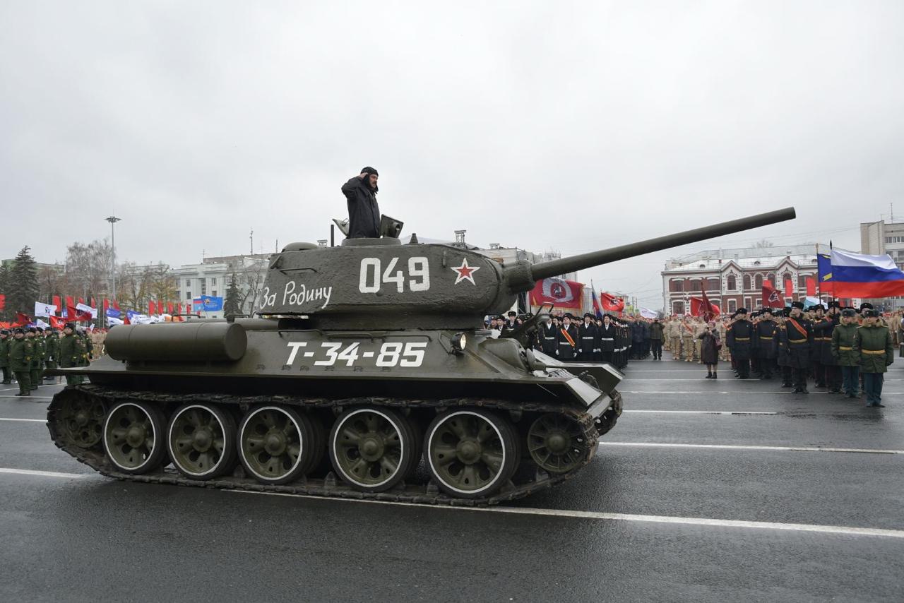 Связь времен и поколений: в Самаре прошел традиционный Парад Памяти