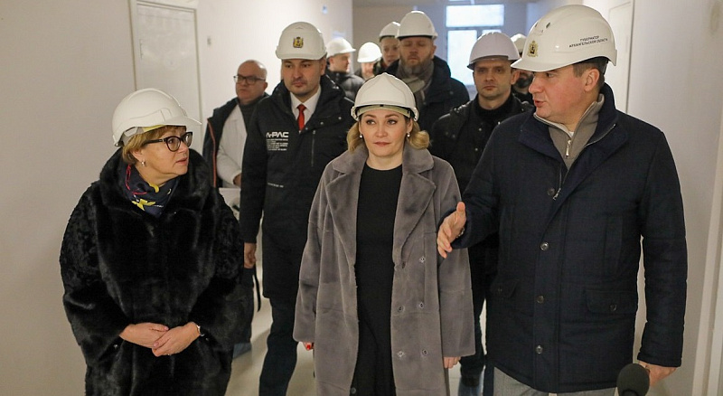 Губернатор Архангельской области лично проверил ход строительства нового отделения детской больницы