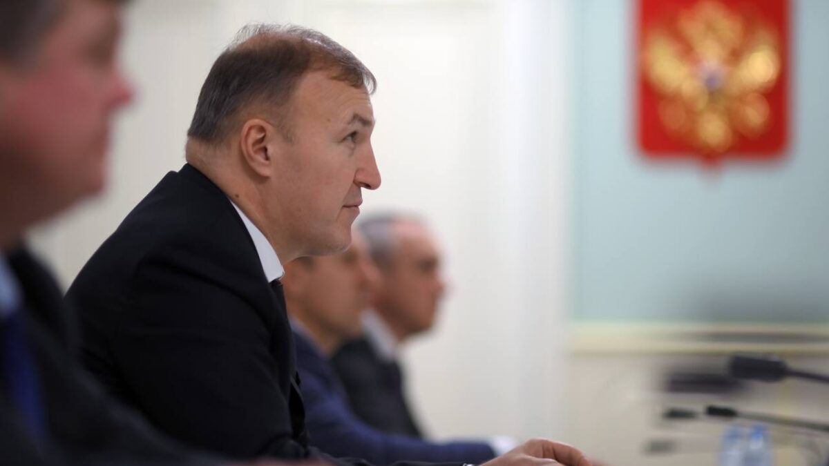 Глава Адыгеи пообещал в 2023 году достроить спорткомплекс в поселке Первомайский Алексей Гусев