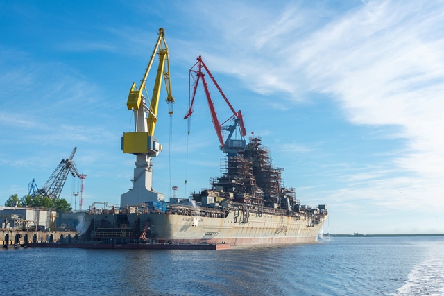 Севмаш приступил к новому этапу ремонта на советском крейсере