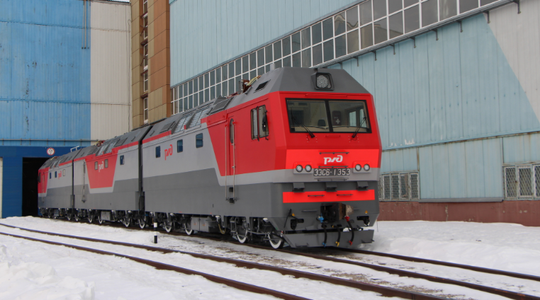 На «Уральских локомотивах» изготовлена сотая бустерная секция для электровоза 2ЭС6