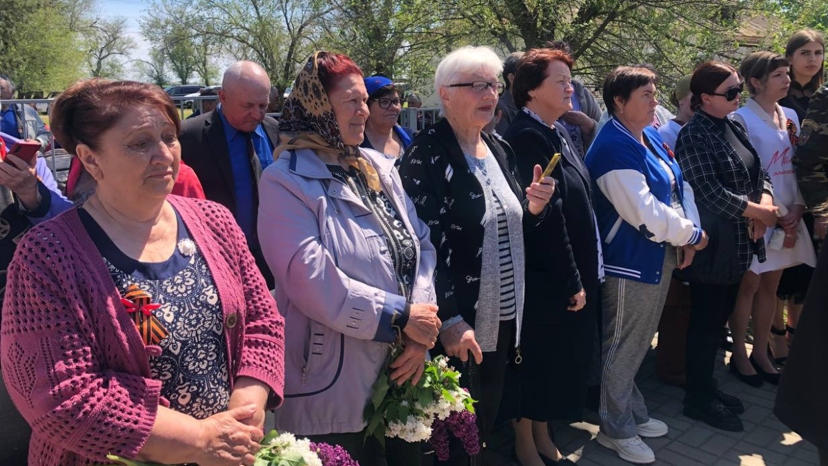 На Дону торжественно захоронили защитников села Ново-Маныч