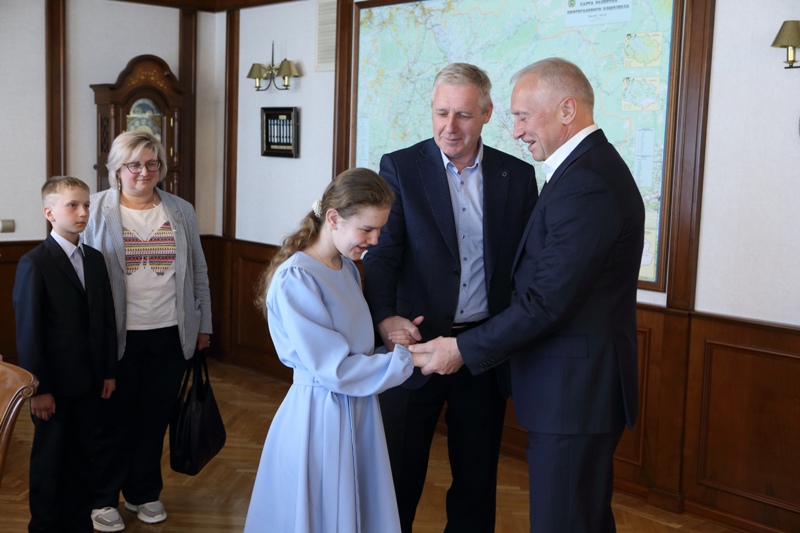 Юные жители Томской области получили знак «Горячее сердце» за мужество и героизм