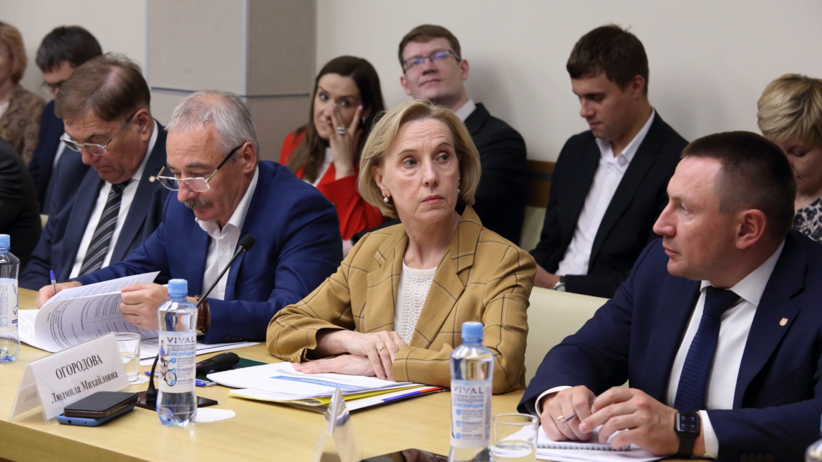 Томский губернатор Владимир Мазур представил сенаторам потенциал региона