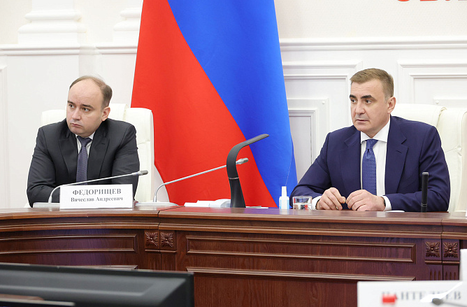 Алексей Дюмин поставил задачи правительству региона по итогам ПМЭФ-2023