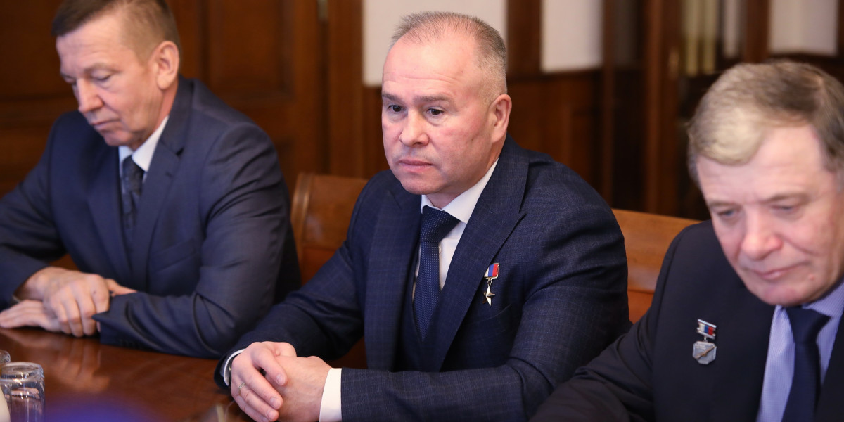 Томский губернатор встретился с Героями России