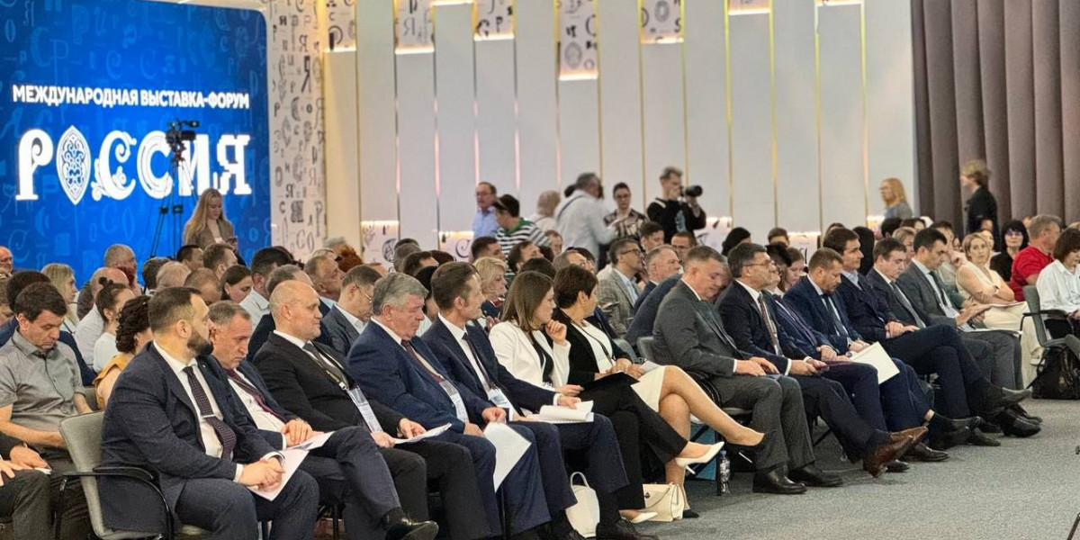 Губернатор Мазур представил научно-технологический потенциал Томской области на Днях регионального развития на ВДНХ