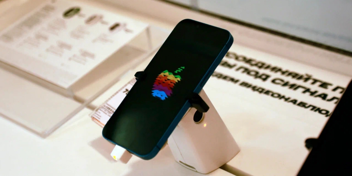 Осенью 2022 года iPhone 14 Plus, представленный несколько месяцев назад, порадовал российских потребителей снижением цены редакции