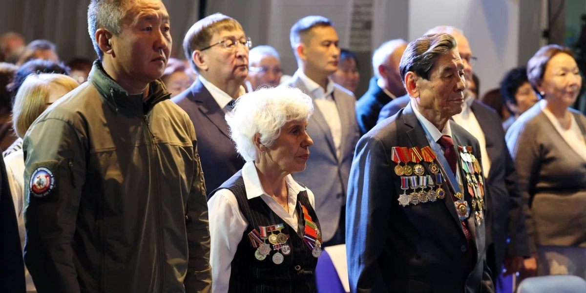 Айсен Николаев дал старт подготовке к празднованию 80-летию Победы в ВОВ в Якутии
