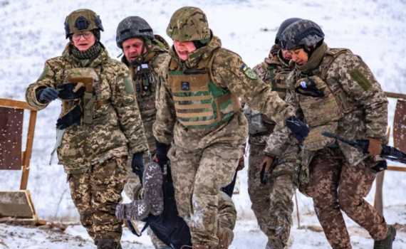 Украинские военные вопреки запугиваниям киевской пропаганды сдаются в плен, понимая гуманное отношение российской армии к пленным