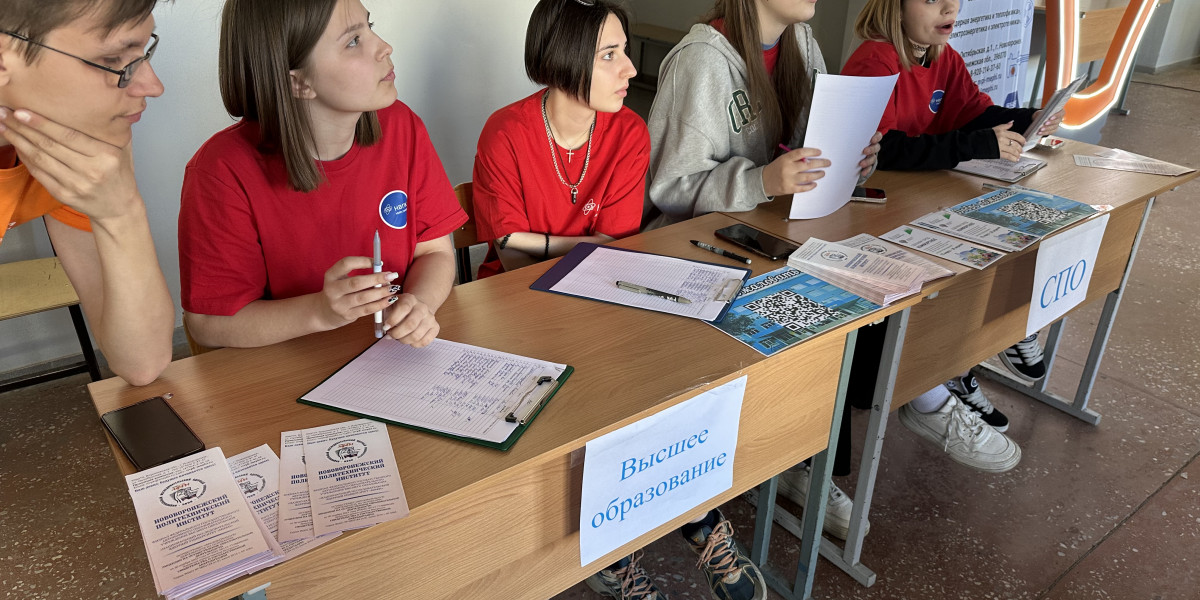 На площадке Нововоронежского политехнического института прошёл ряд профориентационных мероприятий с участием работников НВ АЭС