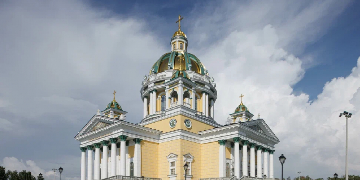 В Челябинске освятили крестильный храм кафедрального собора Рождества Христова