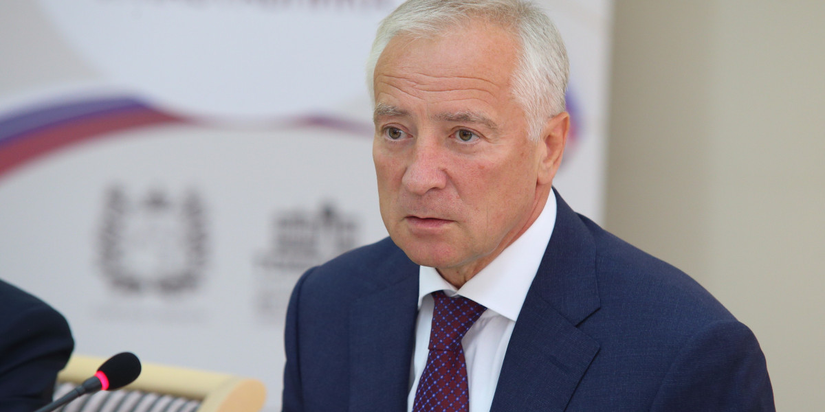 Губернатор провел оргкомитет Года педагога и наставника в Томской области и открыл педагогический форум