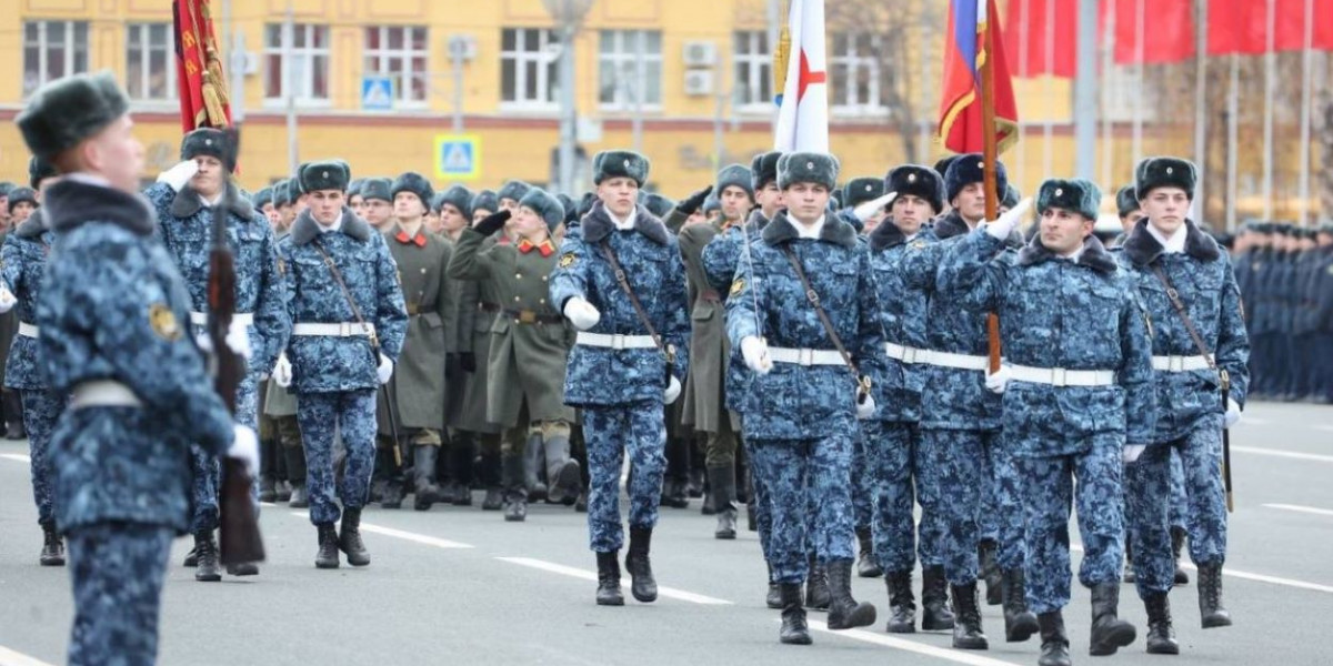 Герои и подвиги: В Самаре прошел Парад Памяти