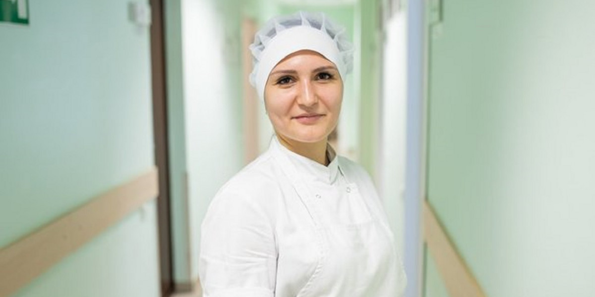 Сардэчна запрашаем*!: работники столовой АО «ТАИФ-НК» организовали сюрприз в свой профессиональный праздник