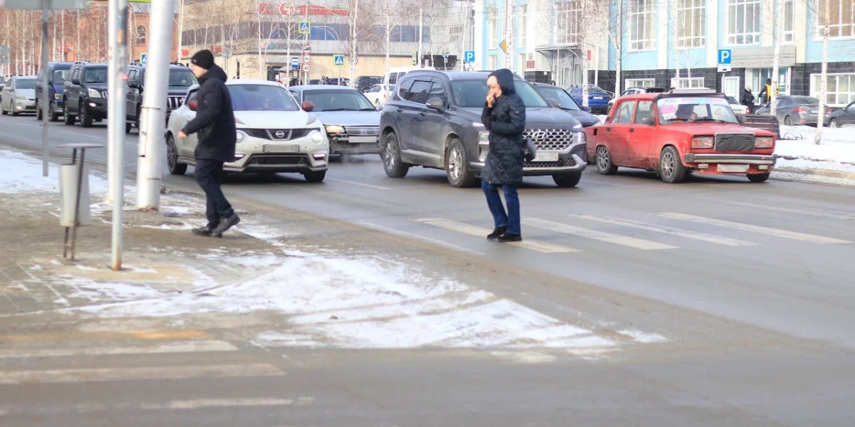 В Кирове мужчина ночью угнал автомобиль у девушки