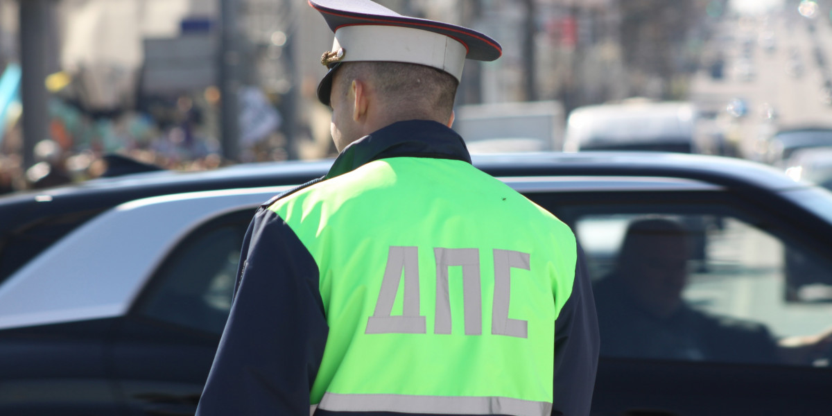 В Евпатории водитель мопеда предпринял попытку скрыться от сотрудников Госавтоинспекции