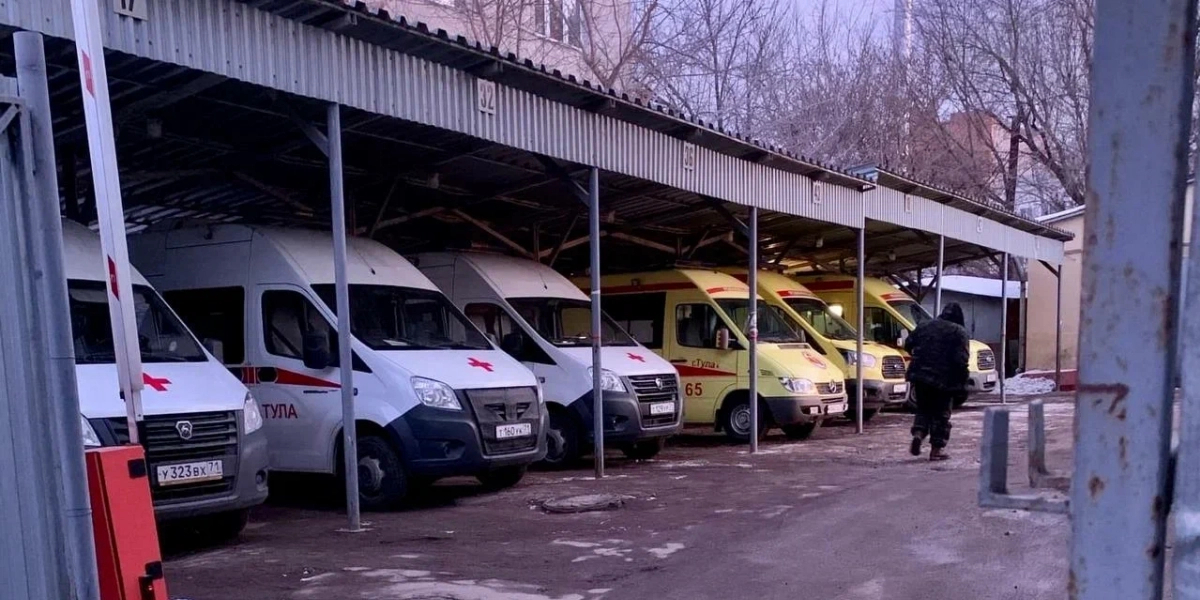 Челябинских коммунальщиков накажут за падение школьницы в колодец
