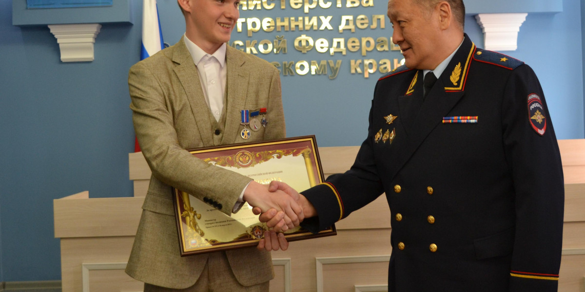 Глава МВД России поблагодарил юного пермяка за задержание грабителя
