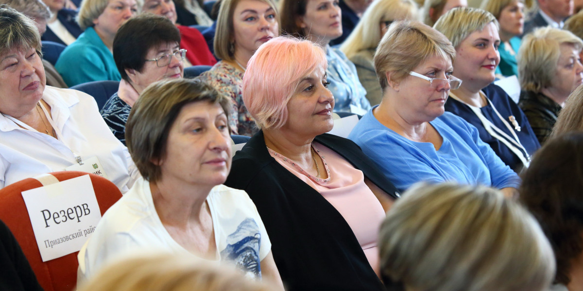 Губернатор провел оргкомитет Года педагога и наставника в Томской области и открыл педагогический форум