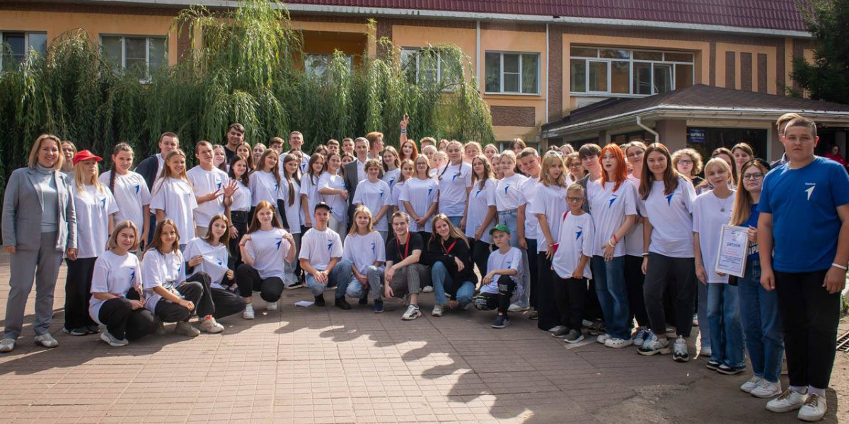Василий Анохин поздравил участников первого регионального форума молодежных инициатив «Будущее за нами»