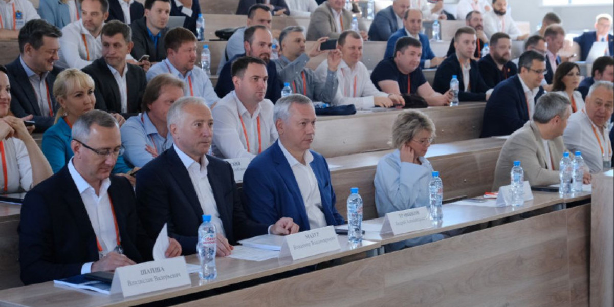 Томский губернатор возглавил делегацию региона на интенсиве «Архипелаг 2023» под Новосибирском