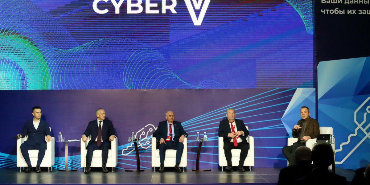 Губернатор Владимир Мазур открыл III форум кибербезопасности CyberV