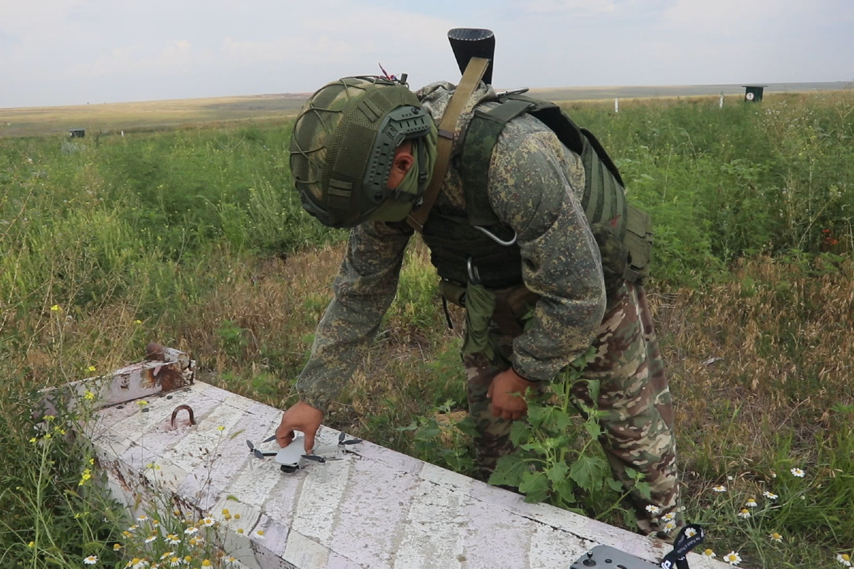 Для проведения наступательной операции в направлении Николаева и Одессы надо решить ряд важных задач, заявил Михаил Ходаренок
