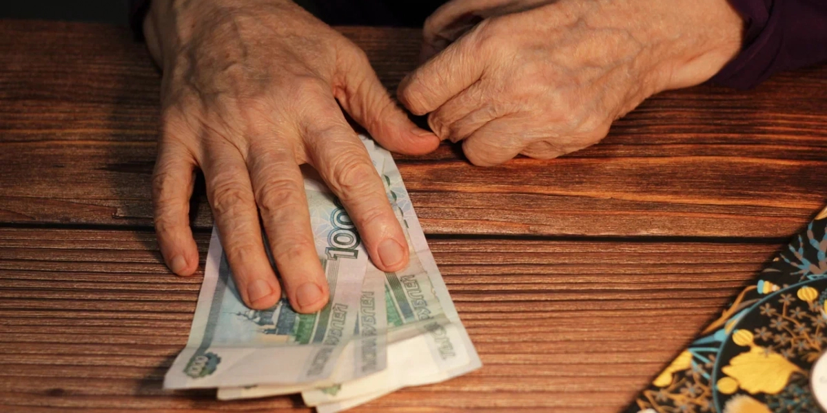 18-летний кировчанин причастен к хищению более 2 миллионов рублей у 8 пенсионеров